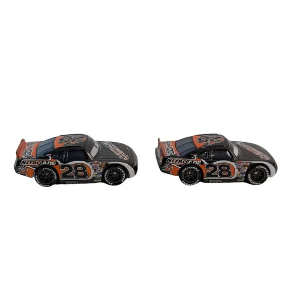 Disney Pixar‎ Cars Nitroade #28 Aiken Axler Race Cars w/Pit Crew Pitty